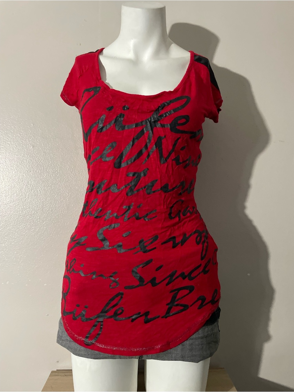 Red Script Short Sleeve Tee - Picture 4 of 5